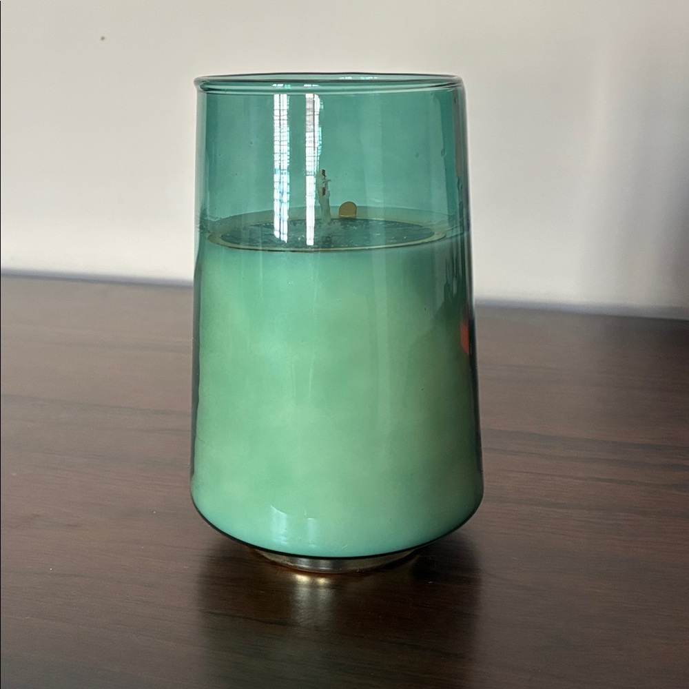 Illume Wondermint Candle with Gold Base